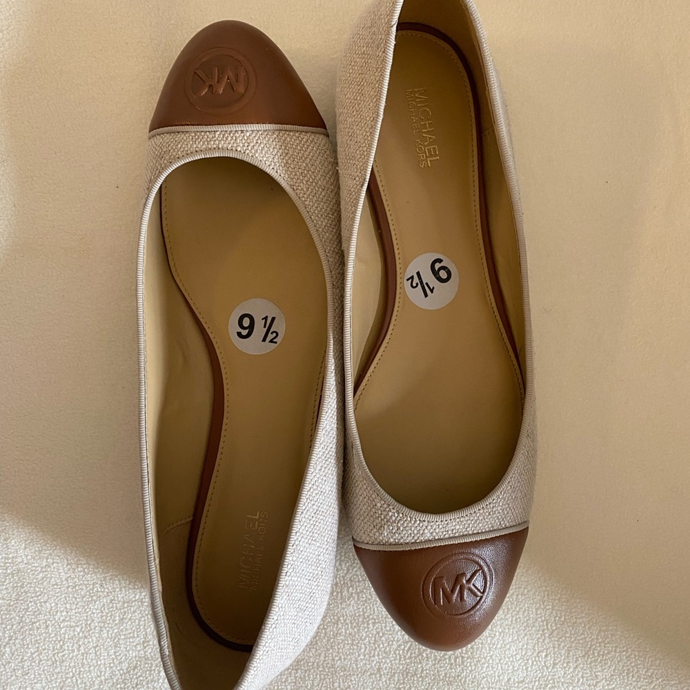 Michael Kors Cream and Brown Leather Loafers